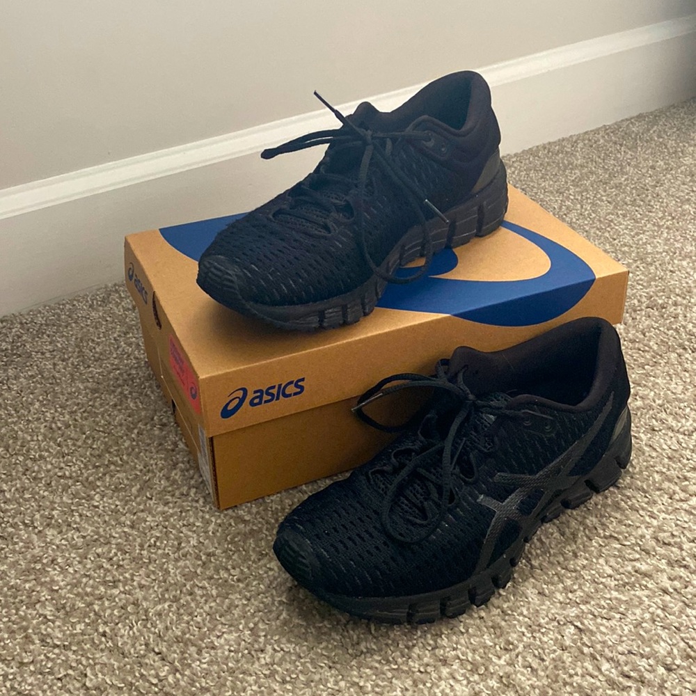 Asics Sneakers
